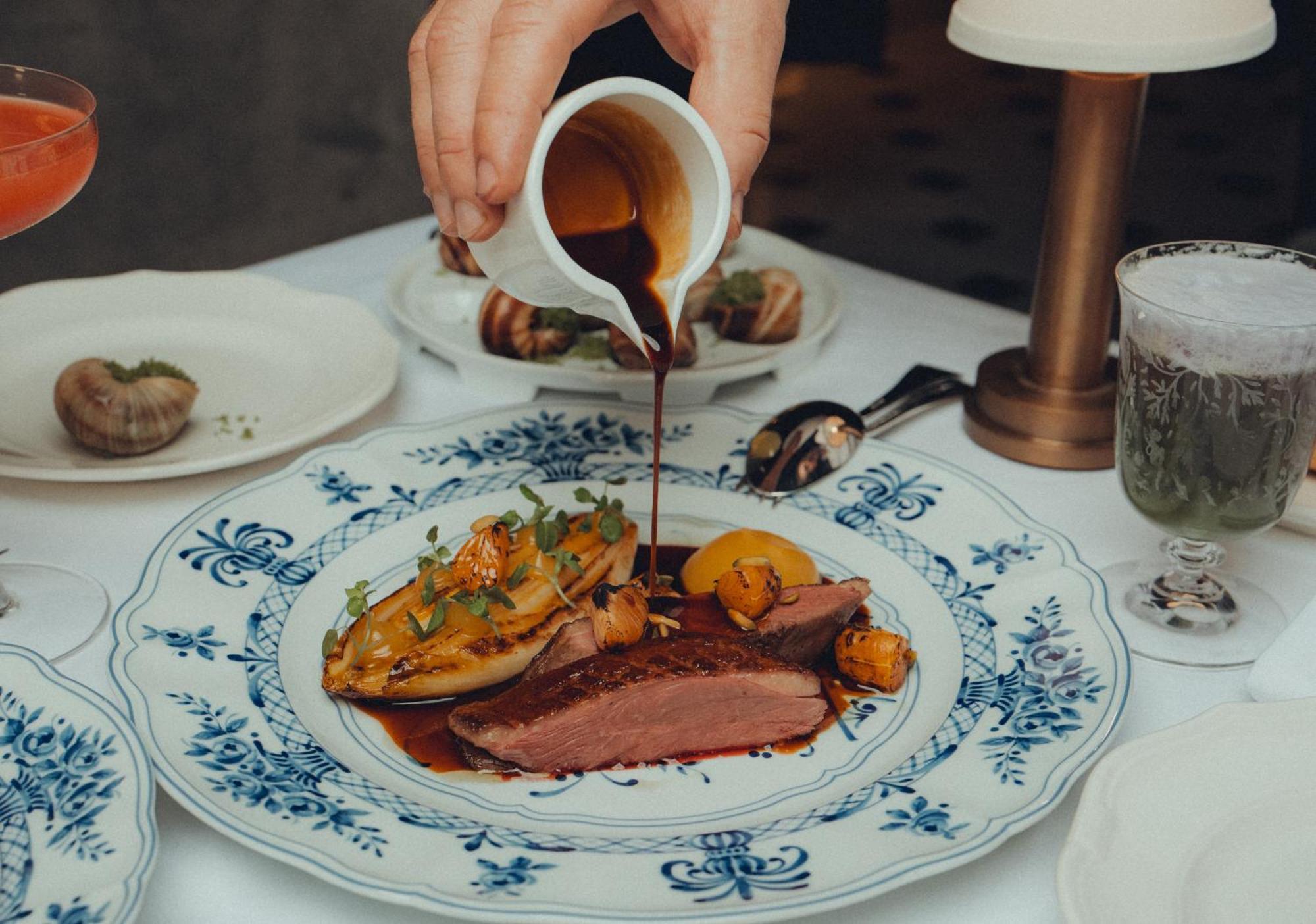 מלון דובאי Five Luxe מראה חיצוני תמונה A duck dish at the restaurant