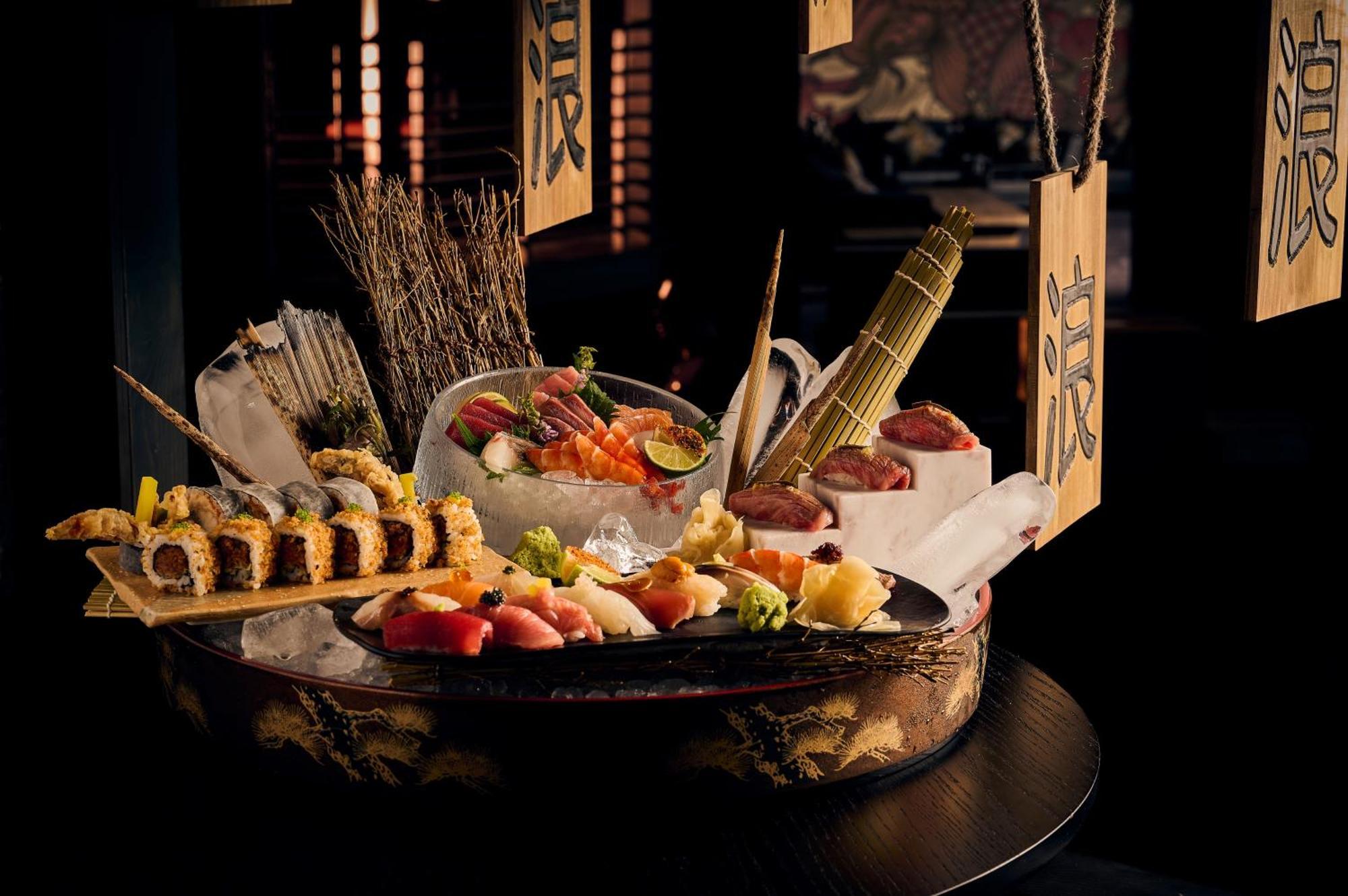 מלון דובאי Five Luxe מראה חיצוני תמונה A sashimi platter