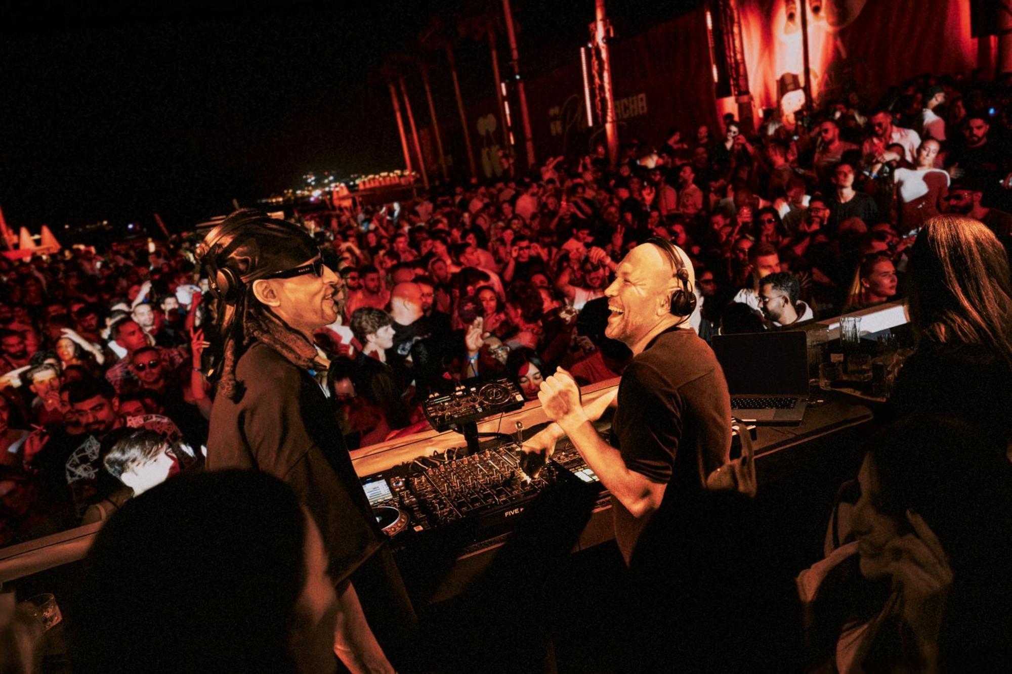 מלון דובאי Five Luxe מראה חיצוני תמונה The Hacker (left) and Alex Christensen (right)
