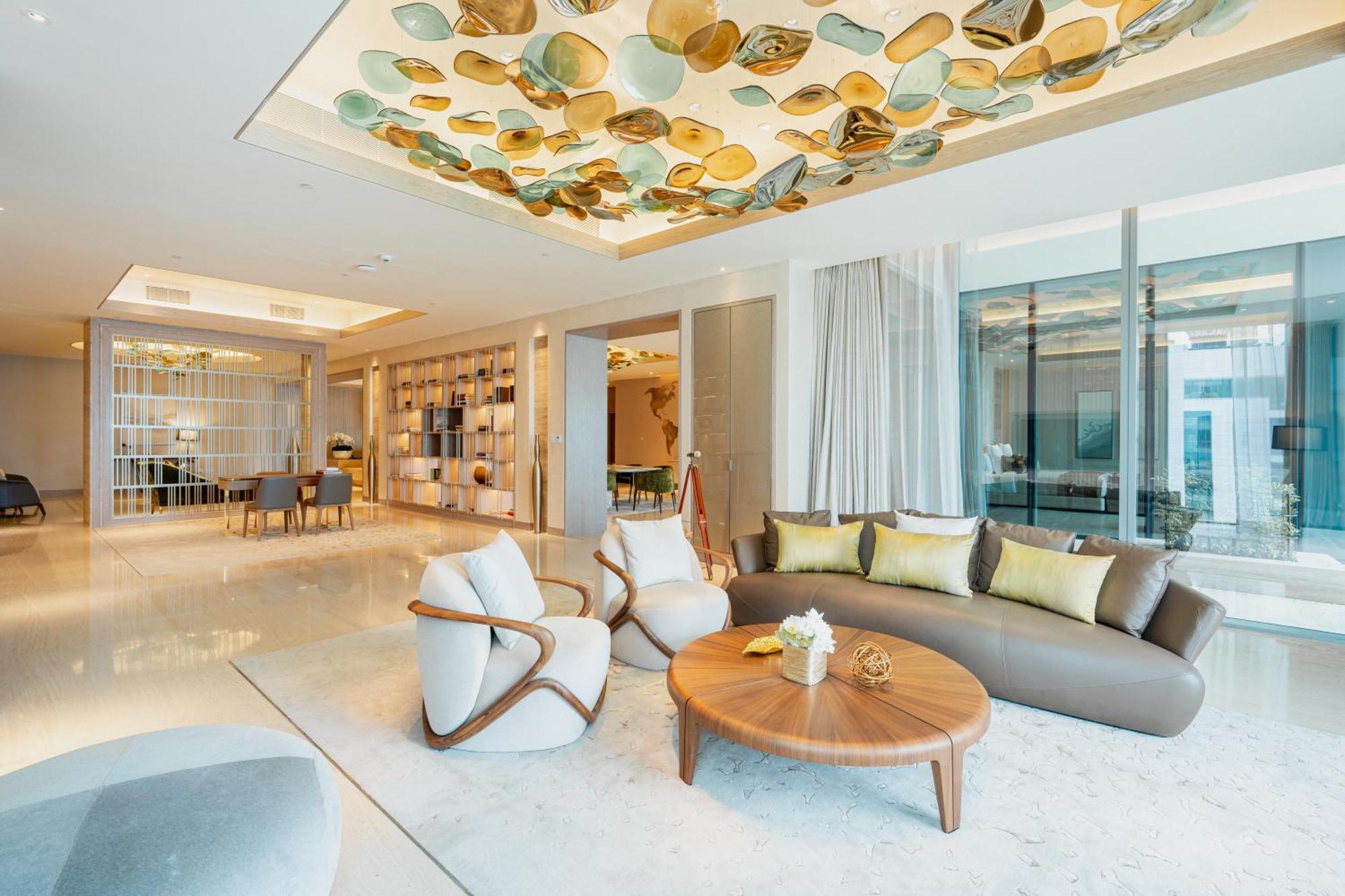 מלון דובאי Five Luxe מראה חיצוני תמונה The living room of a three-bedroom penthouse