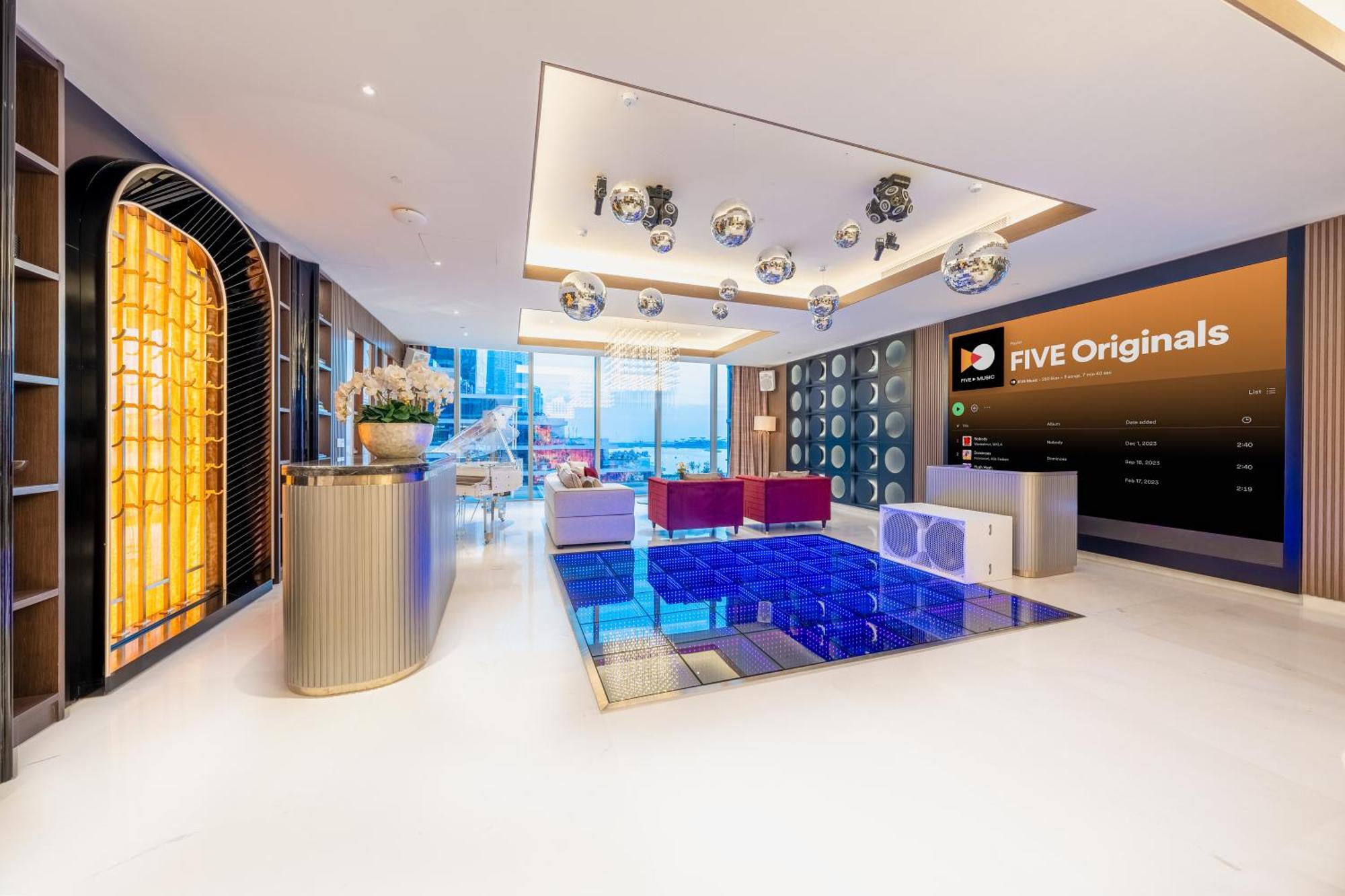 מלון דובאי Five Luxe מראה חיצוני תמונה The FIVB Headquarters in Lausanne
