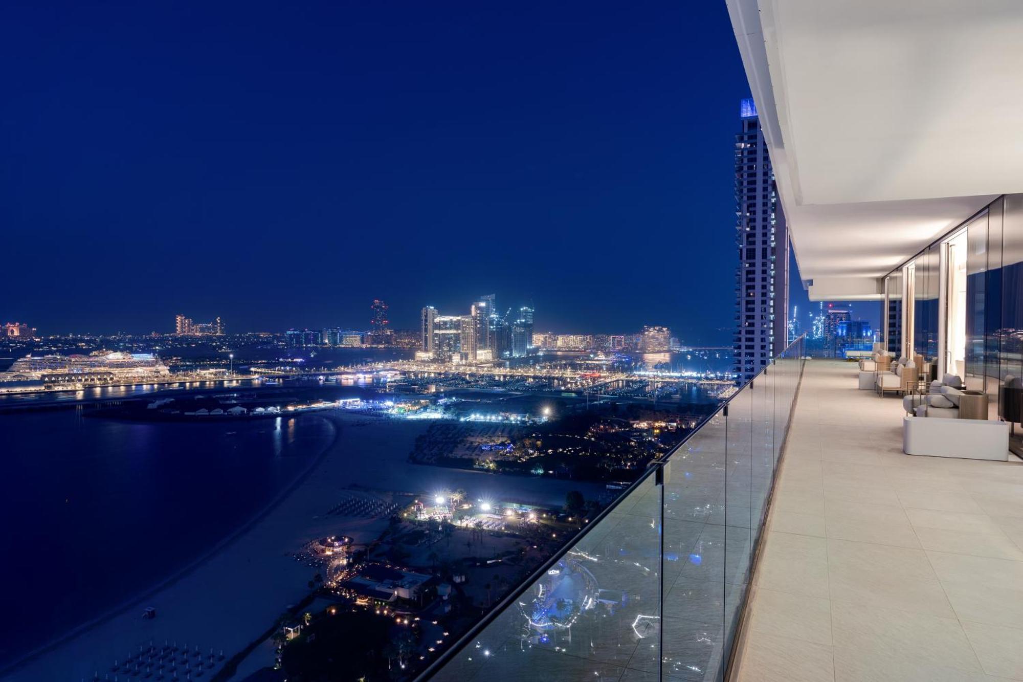 מלון דובאי Five Luxe מראה חיצוני תמונה View from the penthouse